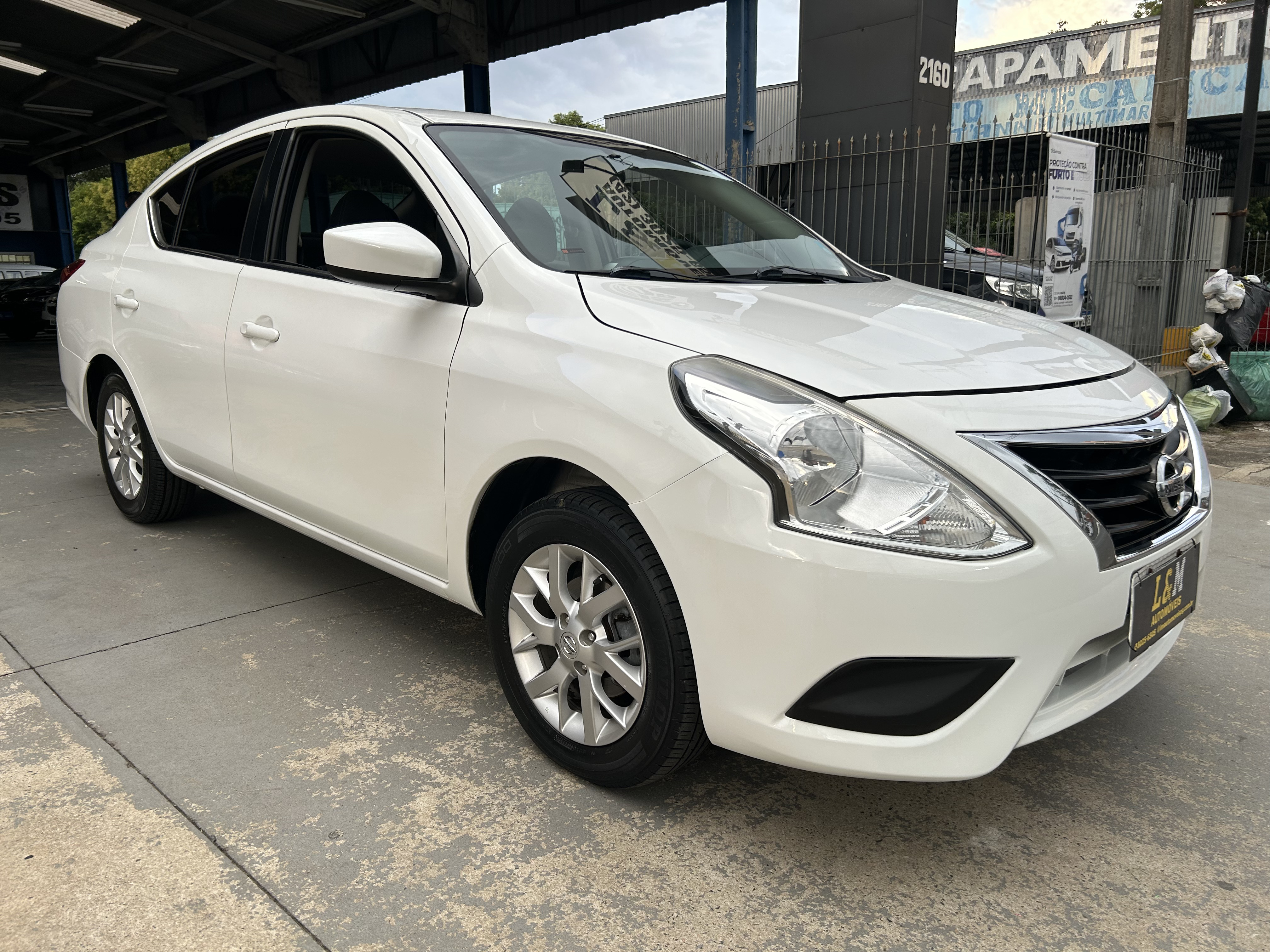 Nissan Versa SV